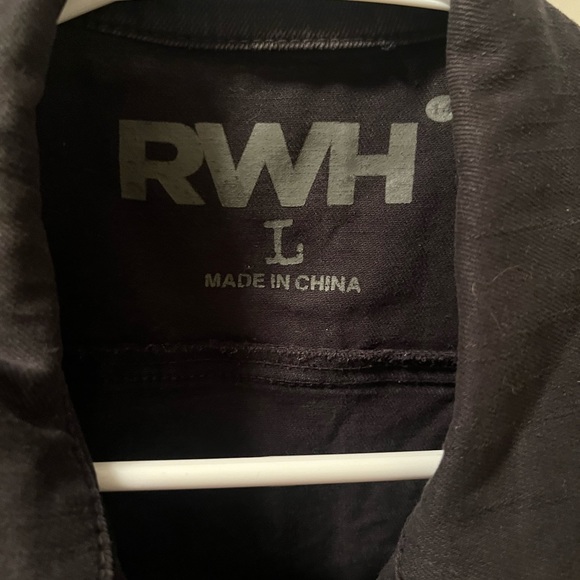 Black RWH brand black destructed denim vest from Buckle - Picture 3 of 3